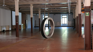 Ringway, Installazione alla Fondazione La Fabbrica del cioccolato, Stabili Cima Norma.
Esposizione Foreignness Walkabout Incantamento
Torre Blenio, Switzerland, Photo © Claudio Tornieri